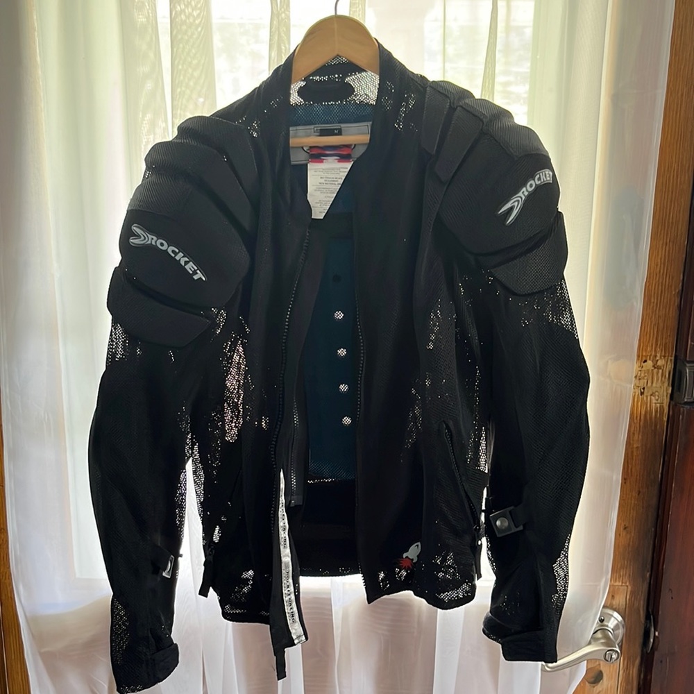 Summer weight motorcycle body armor jacket